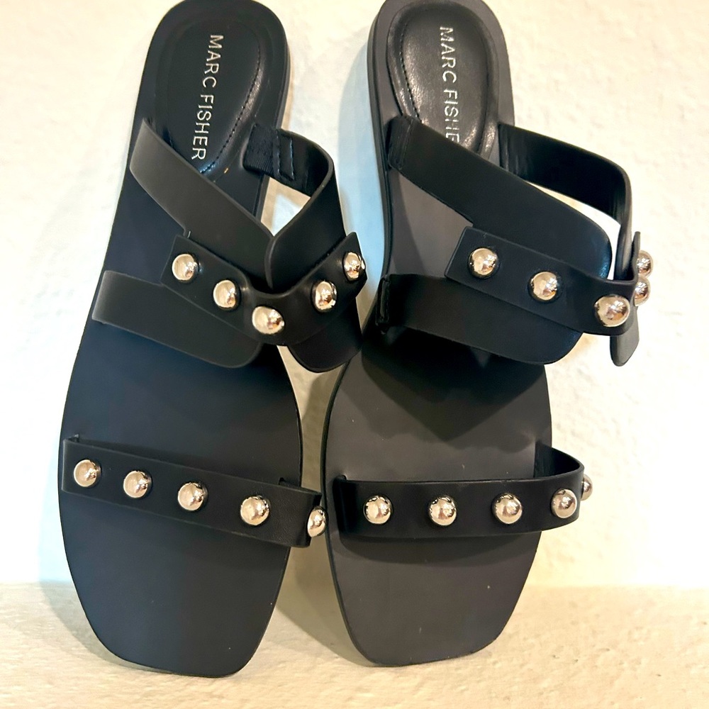 NWOT Marc Fisher black slide sandals, size 8